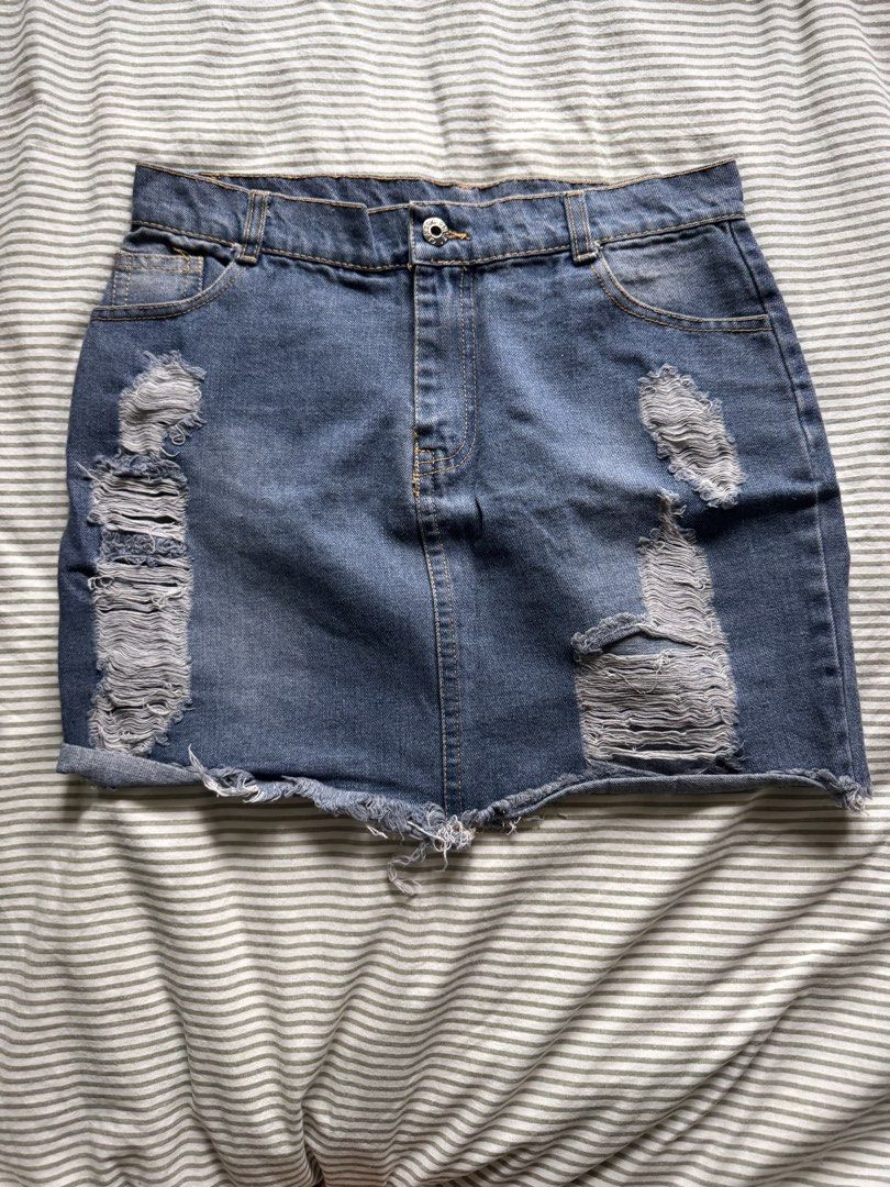 Denim Ripped Skirt (Category: Skirts) located in Quezon City. Submitted by lynylynn (Listing ID 1459433952, Image 2). Description: .