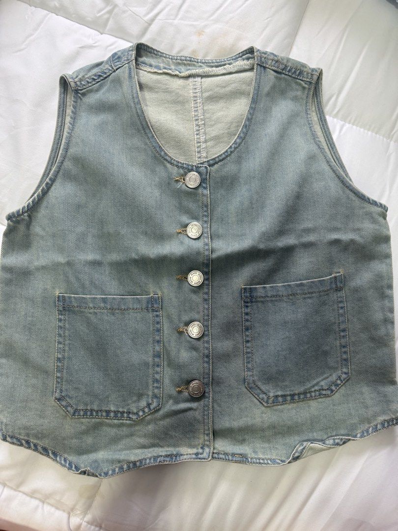 Denim vest top (Category: Blouses) located in Quezon City. Submitted by prelovedsaleitems (Listing ID 1459295086, Image 2). Description: .
