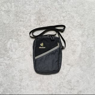 (Category: ) located in . Submitted by out.thrift (Listing ID 1459458958, Image 1). Description: .
