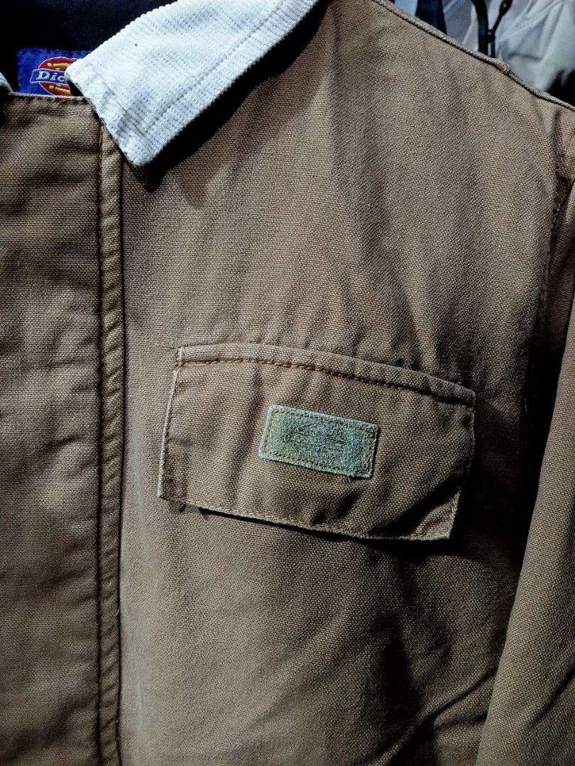 Dickies Brown Workwear Jacket Size L (Category: Coats, Jackets and Outerwear) located in Manila. Submitted by palafoxden53374 (Listing ID 1459291628, Image 3). Description: - Brown Dickies work jacket - Features a stylish corduroy collar - Multiple front pockets for ample storage - Made from durable canvas material - Perfect for everyday wear or demanding work environments - Size: Large - Origin: Made in Bangladesh.