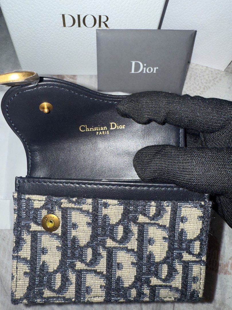 Dior (Category: Luxury Bags & Wallets) located in Cavite. Submitted by luxdeluxxemonique (Listing ID 1459411938, Image 3). Description: .