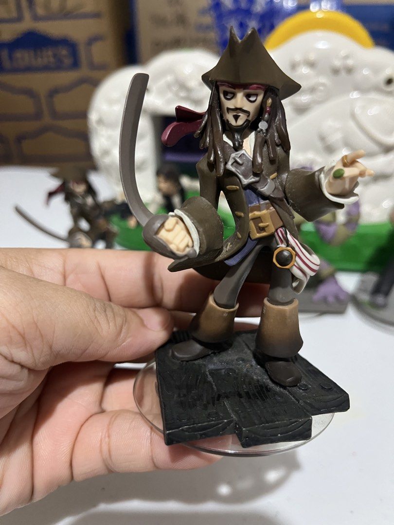 Disney Infinity figures (Category: Figurines & Statues) located in Bugallon. Submitted by aennleeza (Listing ID 1459389611, Image 2). Description: 400 each. Sourced in US.