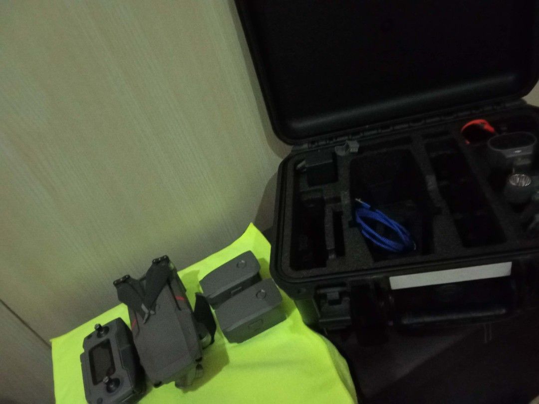 DJI Mavic 2 Enterprise Drone with Accessories (Category: Drones) located in Bulacan. Submitted by caressa_722 (Listing ID 1459399814, Image 3). Description: - DJI Mavic 2 Enterprise drone - Remote controller included - Multiple batteries for extended flight time - Various accessories for versatile use - Comes in a durable hard case for protection and organization - Includes spotlight attachment - Includes speaker attachment - Ideal for profession
