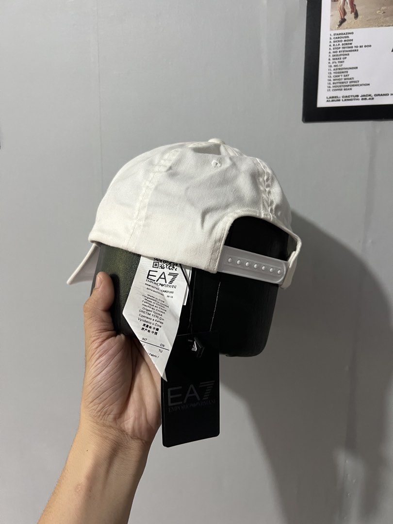EA7 emporio armani (Category: Caps & Hats) located in Paranaque City. Submitted by thriftavenue-0218 (Listing ID 1459318530, Image 3). Description: .