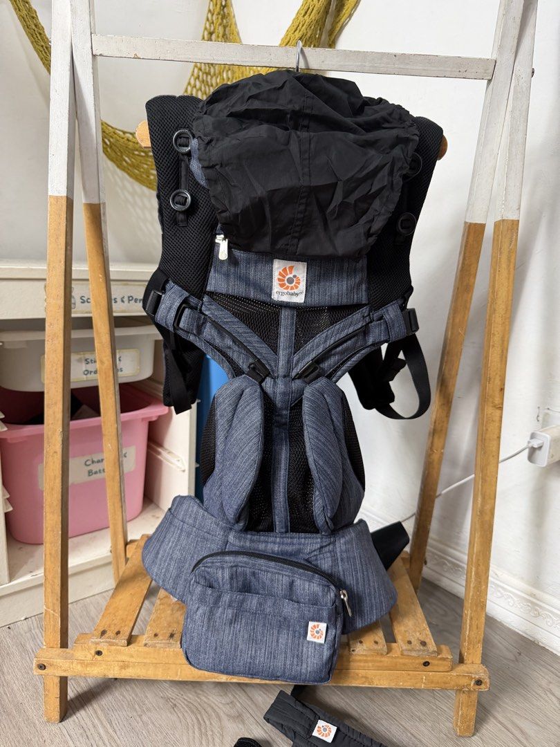 Ergobaby Omni 360 with ergobaby pouch (Category: Carriers & Slings) located in Santa Maria. Submitted by babyshowearph_official (Listing ID 1459383882, Image 1). Description: .