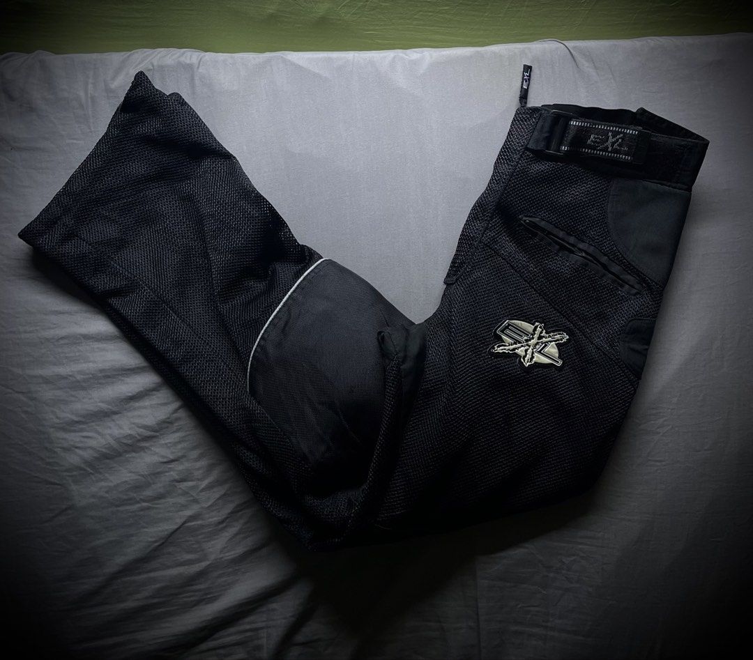 EXL Padded Biker Pants (FOX Vibes) (Category: Jeans) located in Manila. Submitted by tuklasmnl (Listing ID 1459441222, Image 1). Description: XL on Tag 34 - 40 waist (adjustable) Excellent Condition and Color rate No issue .