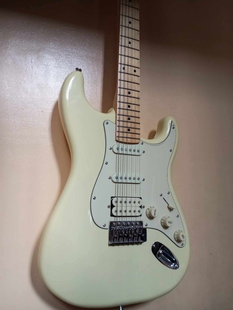 fa electric guitar rj skycaster (Category: Musical Instruments) located in Dasmarinas. Submitted by ahwokx (Listing ID 1459308925, Image 1). Description: good condition pa, may mga free na rin na kasama pwedeng meet up at pwedeng deliver.
