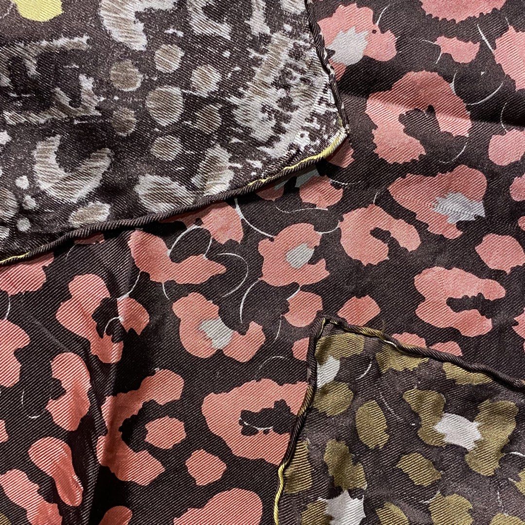 Fendi Leopard Silk Scarf (Category: Luxury Accessories) located in Bacolod City. Submitted by quiarakazelxx (Listing ID 1459420644, Image 3). Description: Material: Silk Size: Medium Flaws: None •like new Pm for more details📩.