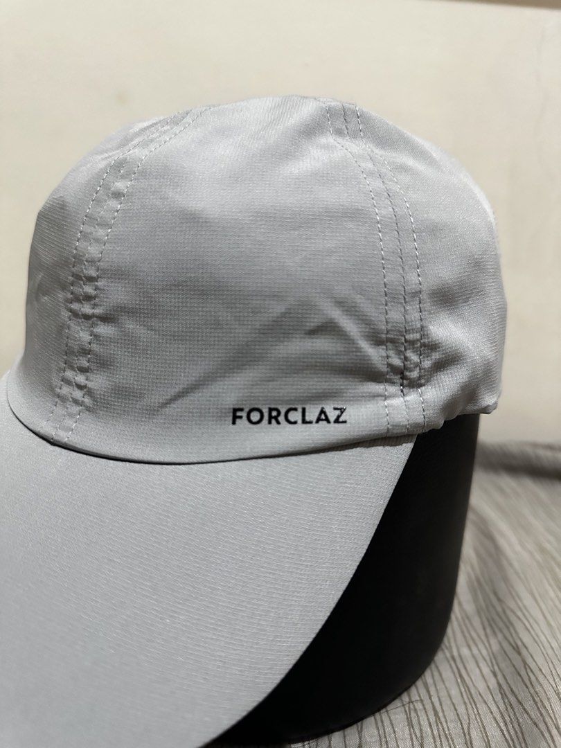 FORCLAZ Grey Lightweight Running Cap (Category: Caps & Hats) located in Bacoor. Submitted by realbacktrack (Listing ID 1459290340, Image 3). Description: - FORCLAZ Grey Cap - Lightweight material, ideal for running and outdoor activities - Adjustable strap for a comfortable, customized fit - Simple and functional design - Great protection for sunny days.