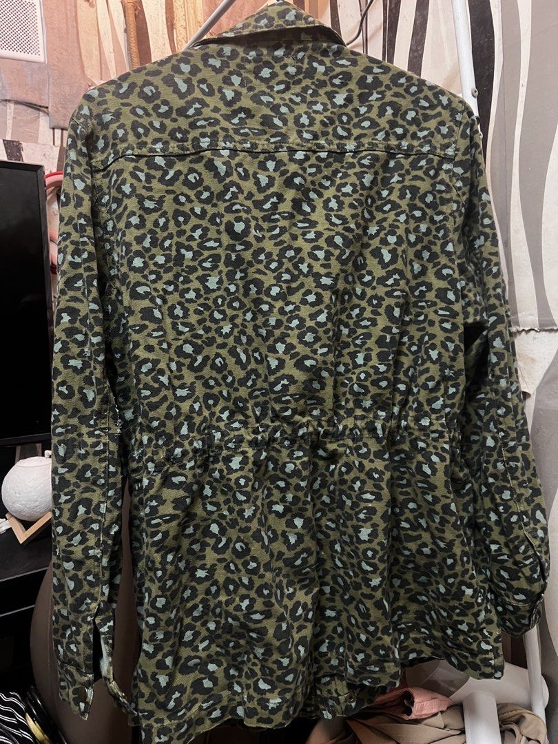 Forever 21 Leopard Print Denim Jacket (Category: Coats, Jackets and Outerwear) located in Manila. Submitted by chellerocker05 (Listing ID 1459354734, Image 3). Description: Almost new size large.
