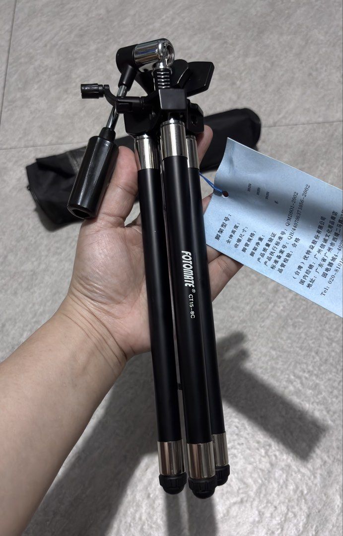 Fotomate Mini Tripod (Category: Tripods & Monopods) located in Paranaque City. Submitted by dalle_closet (Listing ID 1459362486, Image 2). Description: slightly used pa ito maximum height: 47.5 inches.