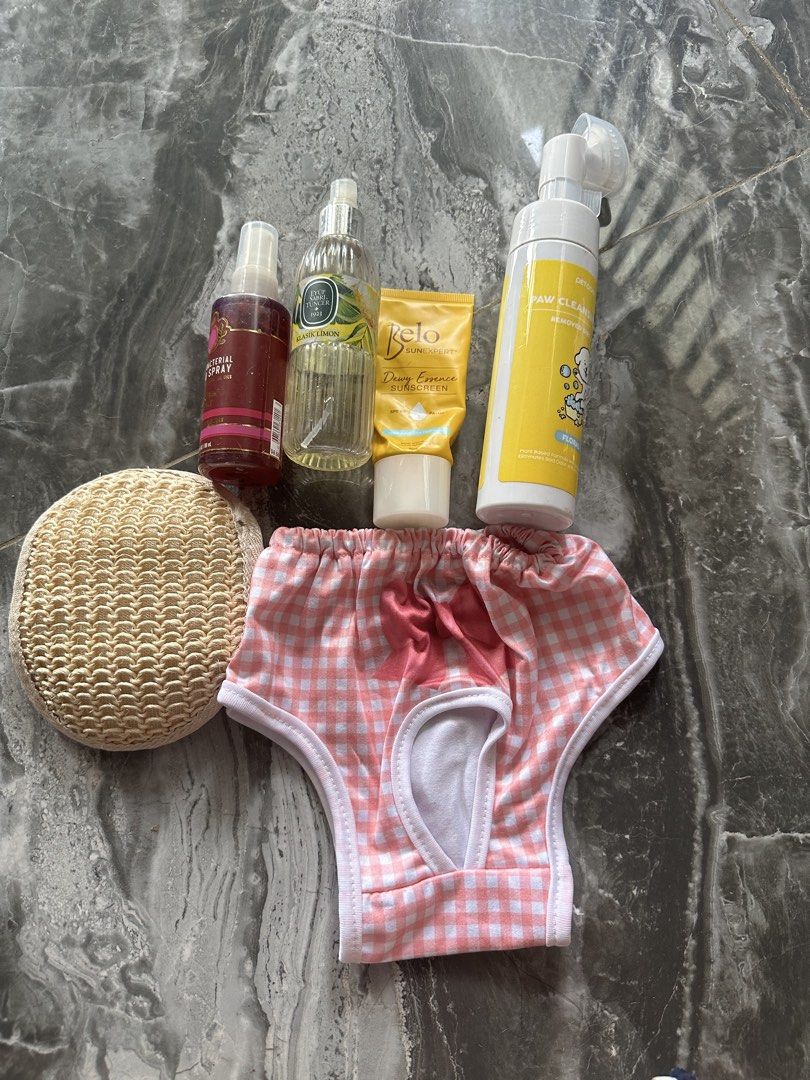 FREE: Random items for buyers (Category: Body Care) located in Lipa City. Submitted by kiangkong (Listing ID 1459202192, Image 1). Description: Free items for buyers. Buyers can choose freebies upon purchase. Sold: BLK lip tint Apple pumpkin hand spray Careline curler.