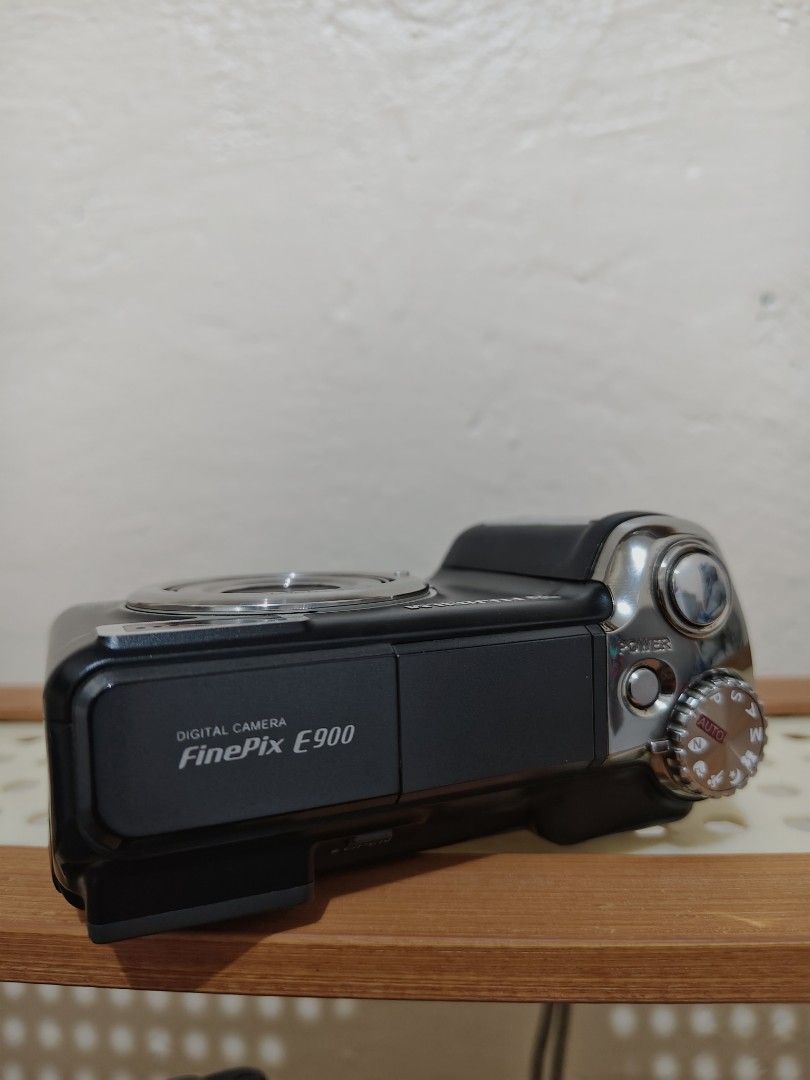 Fujifilm FinePix E900 Digital Camera (Category: Cameras) located in Caloocan City. Submitted by chachaaxx (Listing ID 1459409905, Image 2). Description: 📸 FOR SALE: Fujifilm FinePix E900 Digital Camera ​Price: ₱5,000 ONLY 💸 ​Location: Pasay City 📍 ​CONDITION: ✅ No Issues / 100% Working – Tested and operational! ✅ Clear LCD display & working lens (see actual photos for preview) ​KEY FEATURES & HIGHLIGHTS: ​Sensor: 9.0 Megapixels Super CCD HR – 