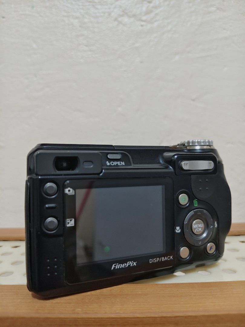 Fujifilm FinePix E900 Digital Camera (Category: Cameras) located in Caloocan City. Submitted by chachaaxx (Listing ID 1459409905, Image 1). Description: 📸 FOR SALE: Fujifilm FinePix E900 Digital Camera ​Price: ₱5,000 ONLY 💸 ​Location: Pasay City 📍 ​CONDITION: ✅ No Issues / 100% Working – Tested and operational! ✅ Clear LCD display & working lens (see actual photos for preview) ​KEY FEATURES & HIGHLIGHTS: ​Sensor: 9.0 Megapixels Super CCD HR – 