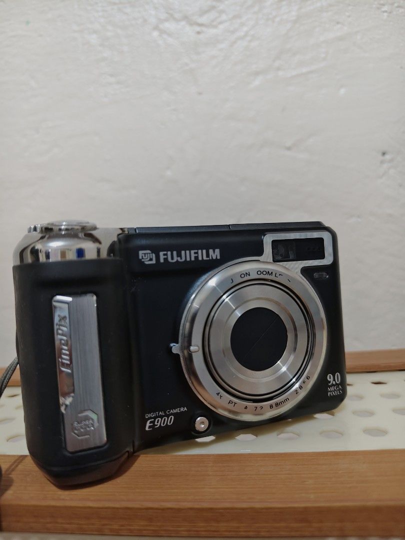 Fujifilm FinePix E900 Digital Camera (Category: Cameras) located in Caloocan City. Submitted by chachaaxx (Listing ID 1459409905, Image 3). Description: 📸 FOR SALE: Fujifilm FinePix E900 Digital Camera ​Price: ₱5,000 ONLY 💸 ​Location: Pasay City 📍 ​CONDITION: ✅ No Issues / 100% Working – Tested and operational! ✅ Clear LCD display & working lens (see actual photos for preview) ​KEY FEATURES & HIGHLIGHTS: ​Sensor: 9.0 Megapixels Super CCD HR – 