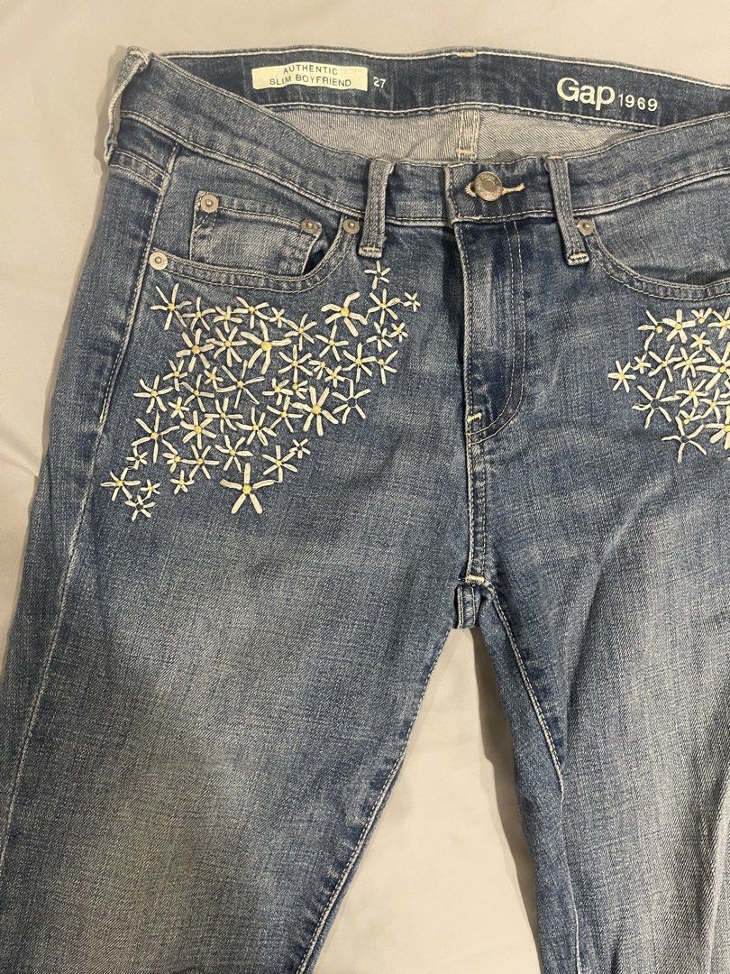 Gap jeans slim boyfriend size 27 (Category: Jeans) located in Quezon City. Submitted by booktt (Listing ID 1459439773, Image 2). Description: - Gap 1969 Authentic Slim Boyfriend (Best Girlfriend) jeans detailed with charming white daisy embroidery on the front - Lp posted .