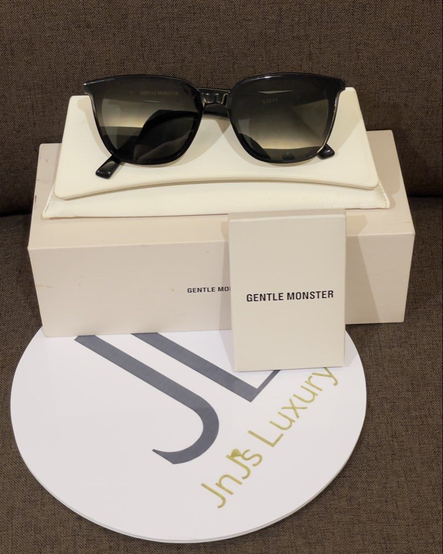 Gentle Monster Lilit Sunglasses Black (Category: Sunglasses & Eyewear) located in Manila. Submitted by jnjsluxury (Listing ID 1459340120, Image 1). Description: - Authentic Gentle Monster Lilit Sunglasses - Color: Black frame with gradient lenses - Condition: Great, barely worn - Includes: Original box, case, and booklet Price is slightly negotiable Shipping via lalamove or grab only pls 💕.