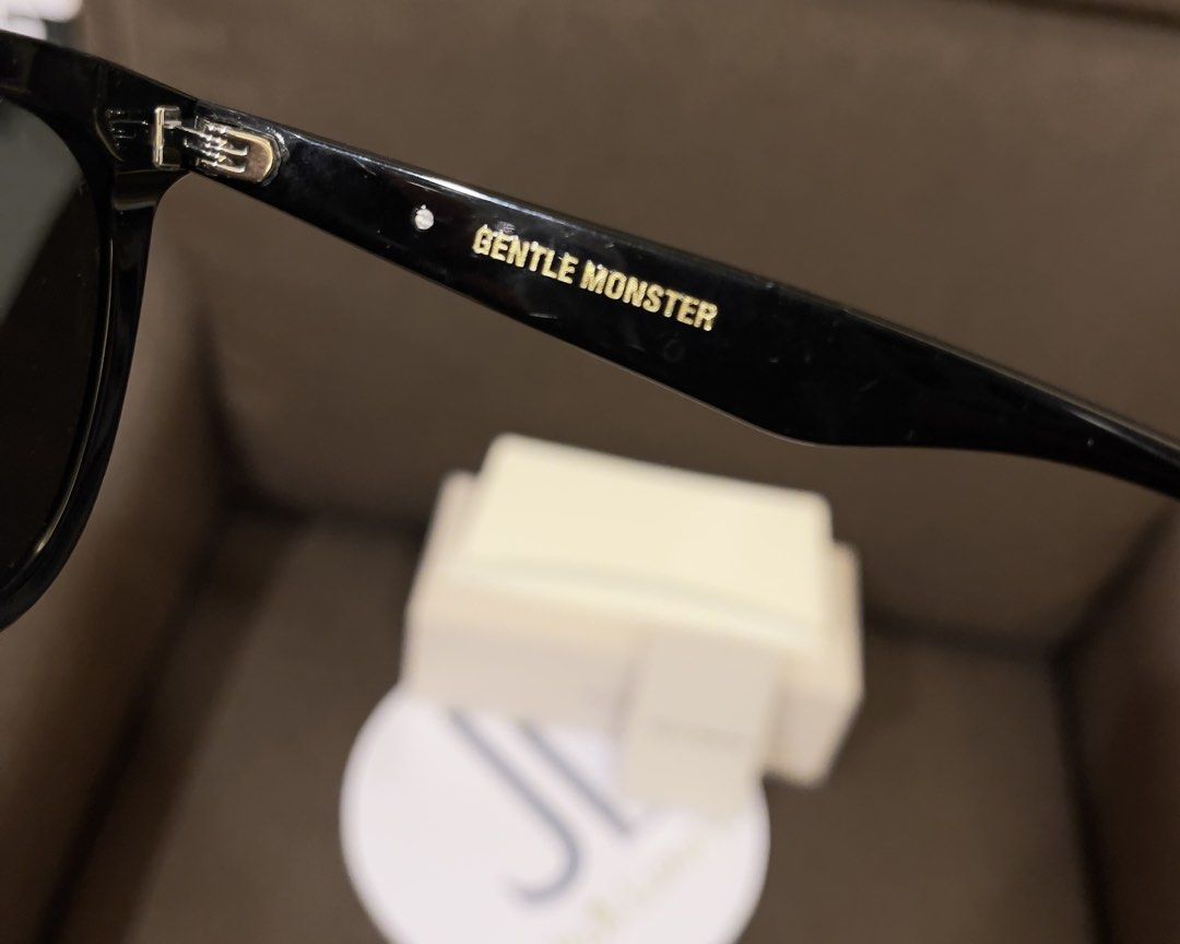 Gentle Monster Lilit Sunglasses Black (Category: Sunglasses & Eyewear) located in Manila. Submitted by jnjsluxury (Listing ID 1459340120, Image 3). Description: - Authentic Gentle Monster Lilit Sunglasses - Color: Black frame with gradient lenses - Condition: Great, barely worn - Includes: Original box, case, and booklet Price is slightly negotiable Shipping via lalamove or grab only pls 💕.