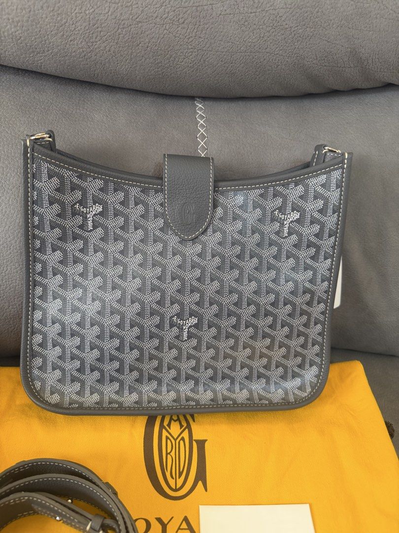 Goyard Musette in Grey (Category: Luxury Bags & Wallets) located in Mandaluyong City. Submitted by az.purse (Listing ID 1459414927, Image 2). Description: Comes with dustbag, strap and entrupy certificate.