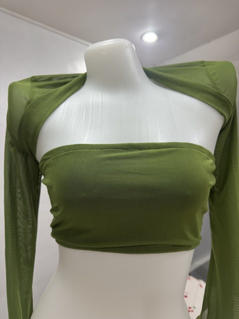 Green Top With Cardigan (Category: Others Tops) located in Bay. Submitted by kyliesshh (Listing ID 1459415861, Image 3). Description: ❗️All items are in good condition. Color in photos may vary due to lighting..