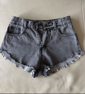 (Category: ) located in . Submitted by clroine (Listing ID 1459373725, Image 1). Description: .