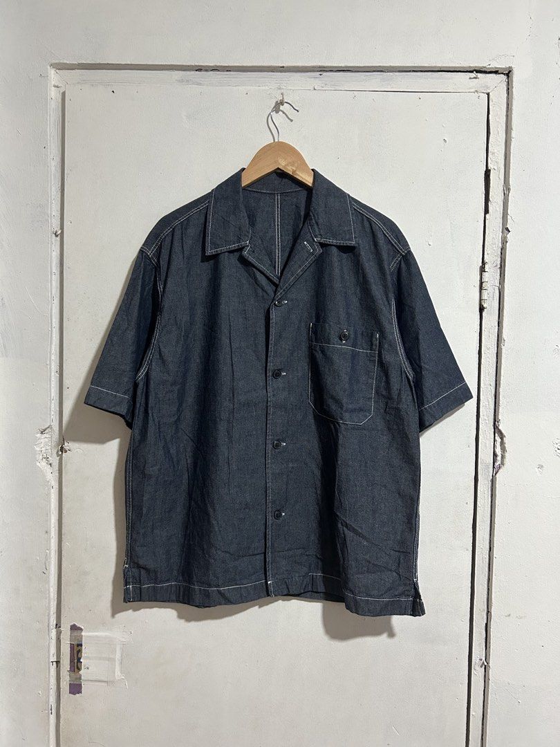 GU Denim Oversized Work Shirt (Category: Tshirts & Polo Shirts ) located in Taguig. Submitted by jamesssssg. (Listing ID 1459387967, Image 1). Description: GU Denim Oversized Work Shirt Pristine Condition Flawless W 23 L 27 Can pass as brand new.