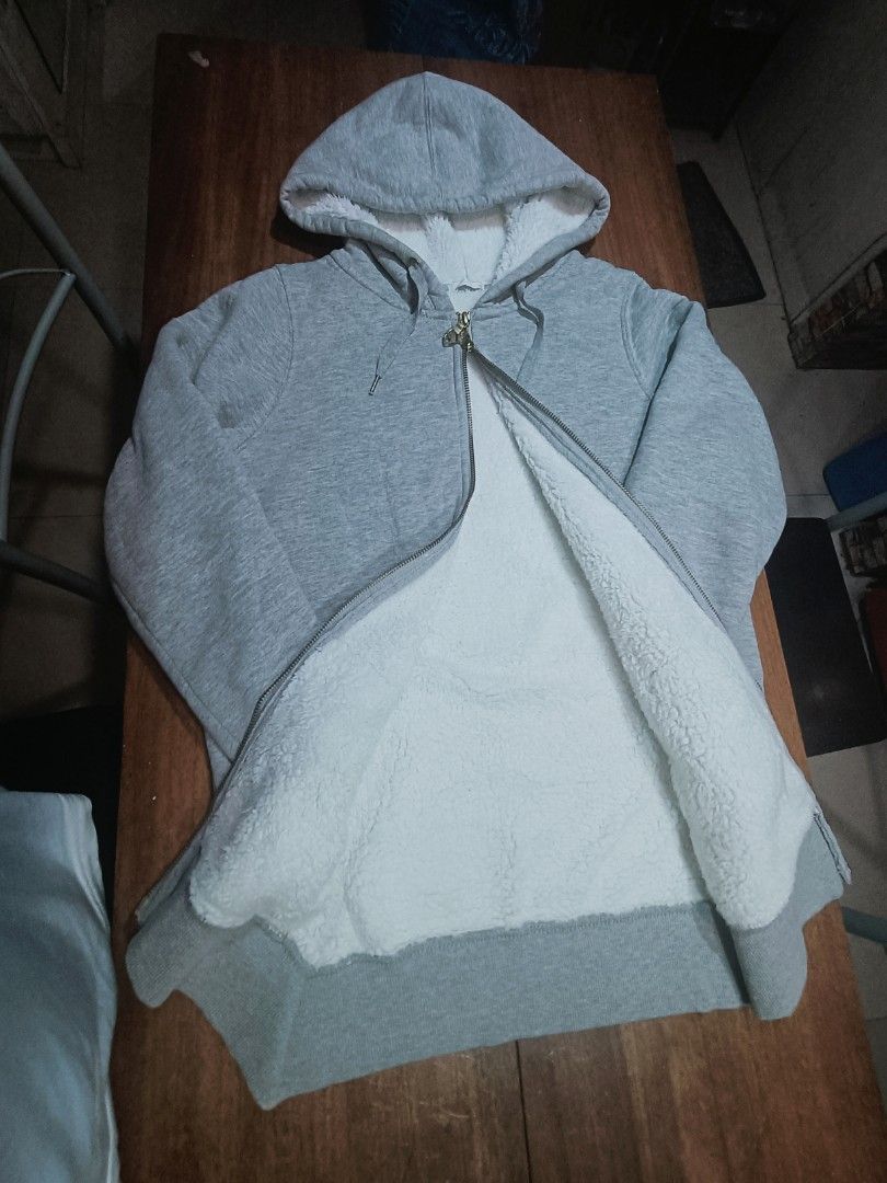 GU hoodie jacket (Category: Coats, Jackets and Outerwear) located in Quezon City. Submitted by selectorsthrift (Listing ID 1459438532, Image 3). Description: .