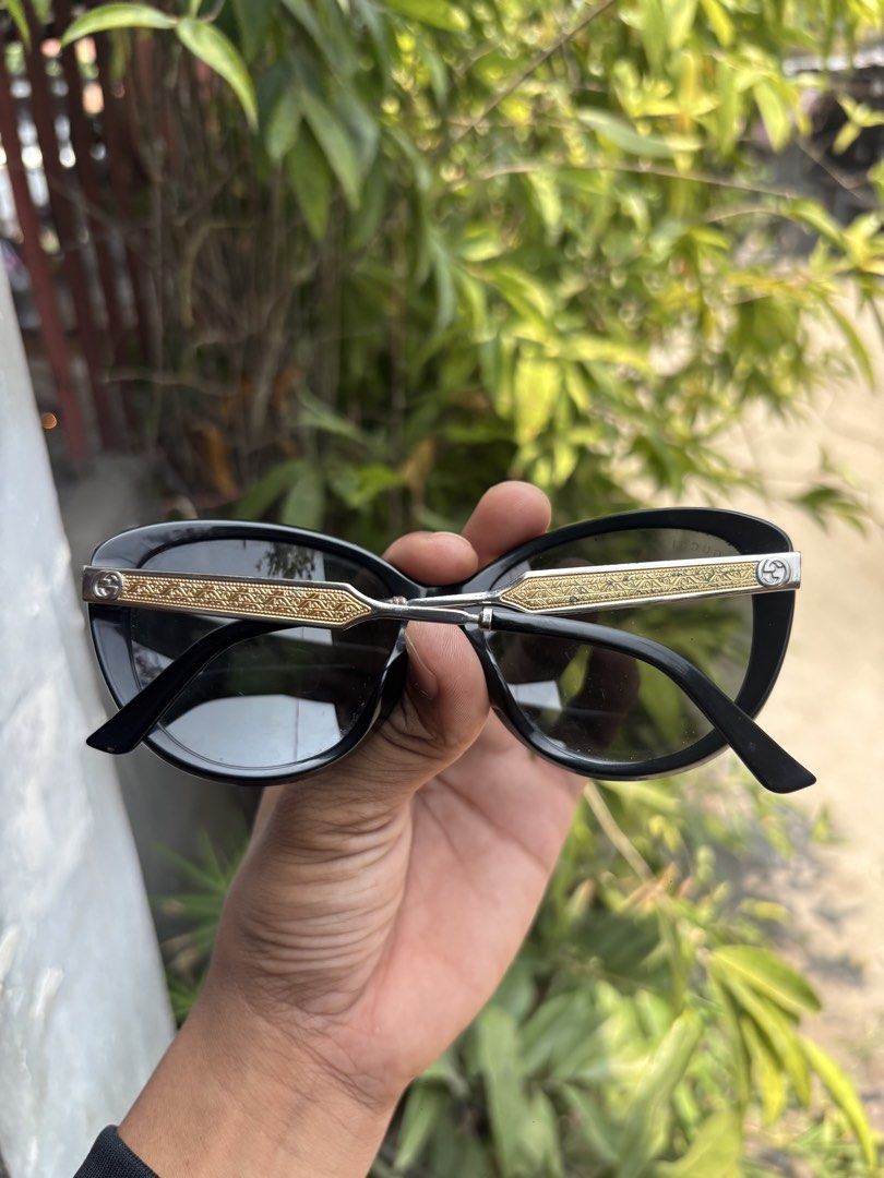Gucci Cat-eye Sunglasses (Category: Luxury Accessories) located in General Santos City (Dadiangas). Submitted by rags2reviveph (Listing ID 1459367309, Image 3). Description: .