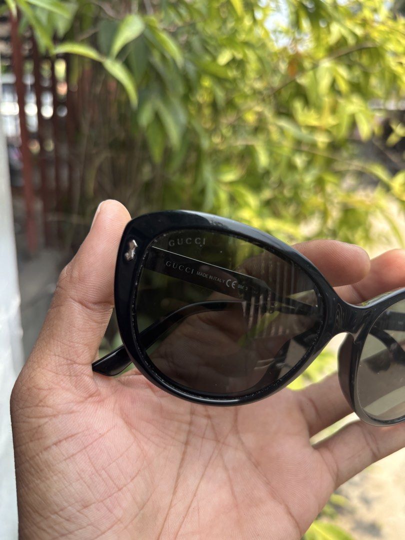 Gucci Cat-eye Sunglasses (Category: Luxury Accessories) located in General Santos City (Dadiangas). Submitted by rags2reviveph (Listing ID 1459367309, Image 2). Description: .