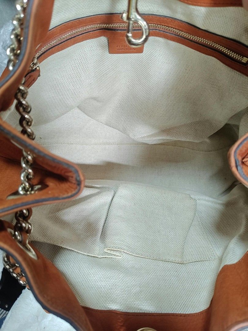 Gucci Soho Chain Shoulder Bag (Category: Luxury Bags & Wallets) located in Davao. Submitted by skankinpotato101 (Listing ID 1459359090, Image 2). Description: Imported Bag from Korea and Japan.