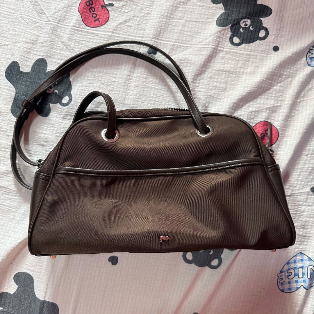 GVN MEDIUM BOWLER BAG (ESPRESSO) (Category: Shoulder Bags) located in Imus. Submitted by ribbonlove.ph (Listing ID 1459302773, Image 2). Description: - Brand: GVN - Model: Medium Bowler Bag - Color: Espresso - Size: Medium - Used for travel lang - Malinis, no flaws.