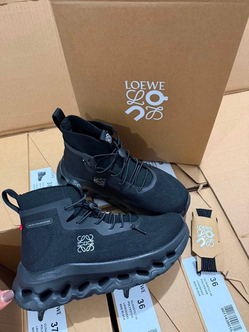 Hi Lace-up Sneakers (Category: Sneakers) located in Manila. Submitted by aiman_sole5 (Listing ID 1459374328, Image 1). Description: ON☁️ 1️⃣8️⃣5️⃣0️⃣ - with box only Available size: 36 / 37 / 38 / 39 / 40 📍 Imus, Cavite - Lalamove available (same day delivery) - JNT shipping available (₱85 sf around metro manila).