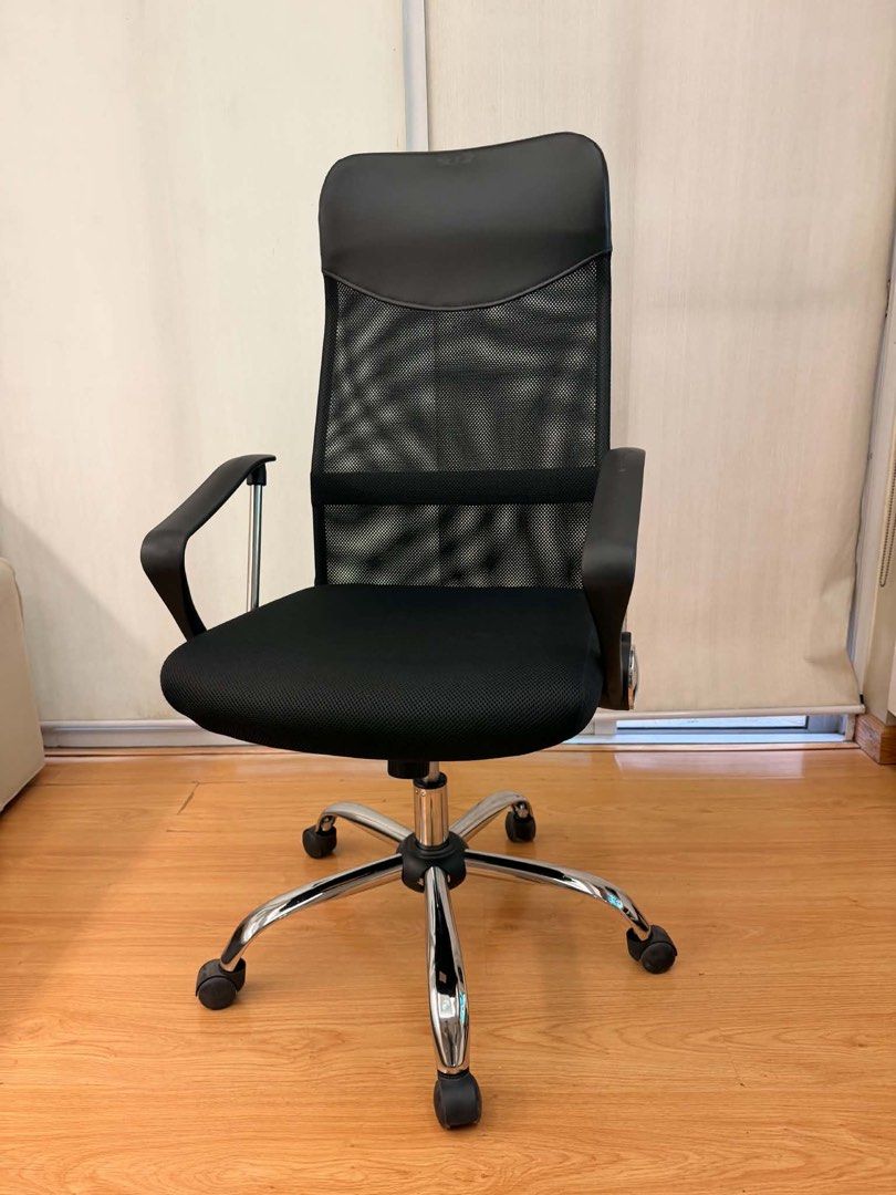 High Back Ergonomic Mesh Office Chair (Category: Chairs) located in Manila. Submitted by rotation_warehouse (Listing ID 1459301298, Image 1). Description: 3000 single order 2500 for bulk order. Minimum of 3 Meycauayan, Bulacan area.