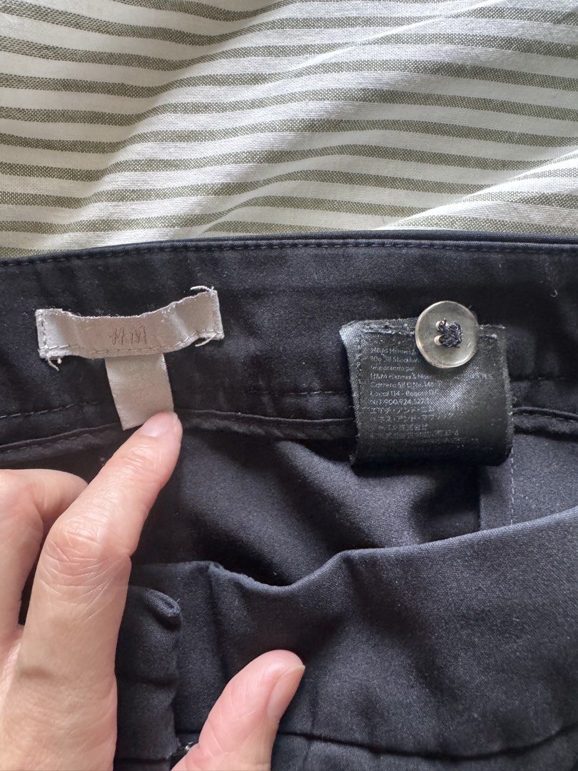 H&M Black Trousers Pants (Category: Other Bottoms) located in Quezon City. Submitted by lynylynn (Listing ID 1459413355, Image 2). Description: .