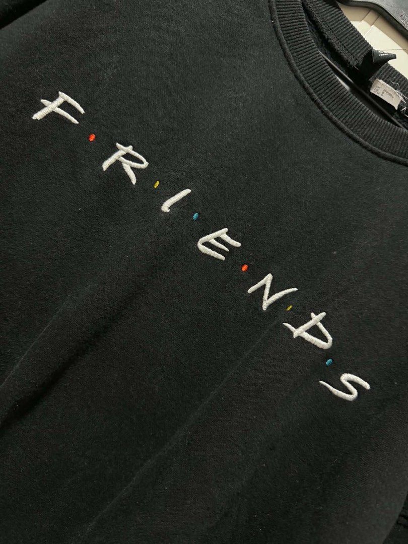 H&M FRIENDS SWEATSHIRT (Category: Hoodies) located in Quezon City. Submitted by prelovedclub.by.a (Listing ID 1459427489, Image 3). Description: BOUGHT SA H&M MOP: GCASH/MARIBANK/BDO MOD: LALAMOVE/J&T/GRAB FITS SMALL TO MEDIUM.