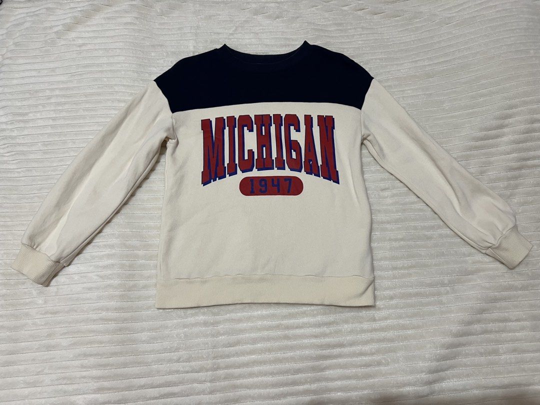 H&M Kids Sweater Longsleeves (Category: Babies & Kids Fashion) located in Balanga. Submitted by kingscionsmom (Listing ID 1459309178, Image 1). Description: .