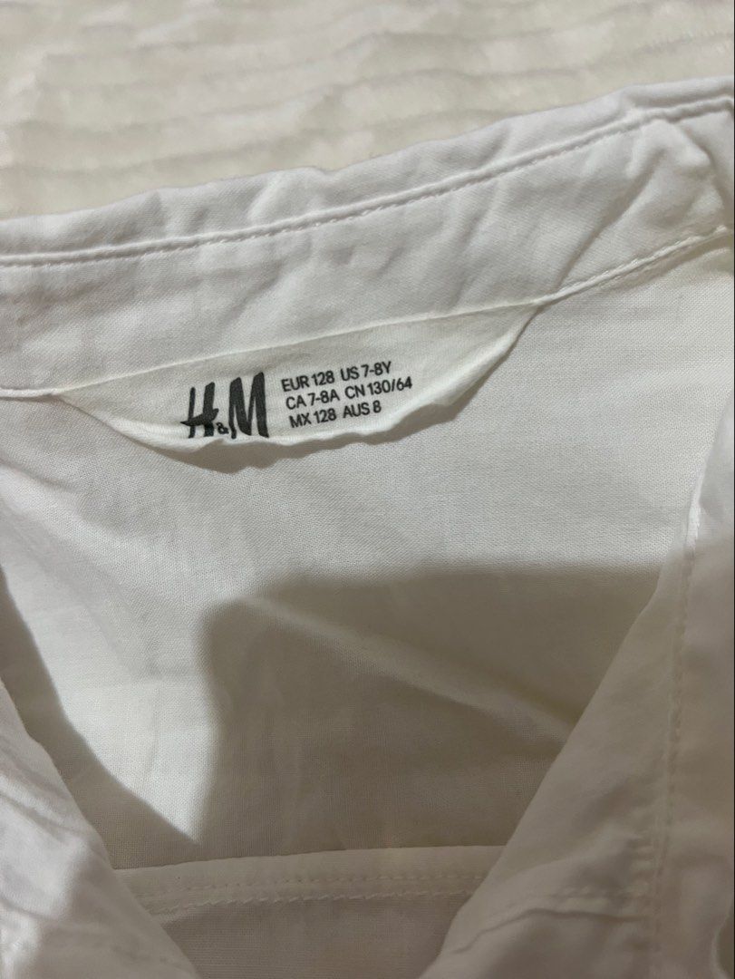 H&M White Polo (Category: Babies & Kids Fashion) located in Balanga. Submitted by kingscionsmom (Listing ID 1459311790, Image 2). Description: .