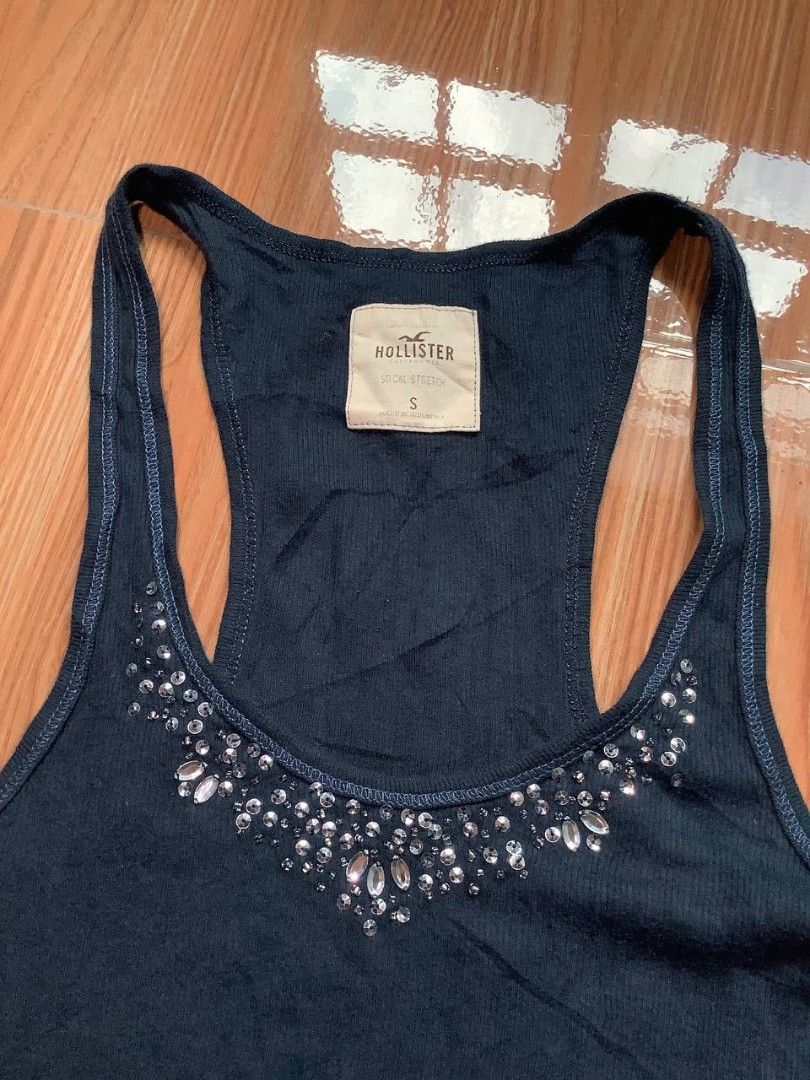 Hollister Tank top (Category: Others Tops) located in Canaman. Submitted by stayhypethrifted (Listing ID 1459430848, Image 3). Description: .