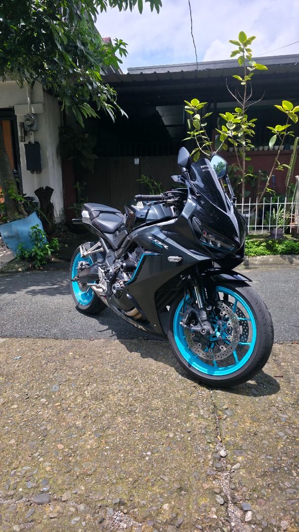 Honda cbr650r (Category: Motorbikes for Sale) located in Caloocan City. Submitted by silentcat.99e1f9 (Listing ID 1459445319, Image 1). Description: For sale Honda cbr650r 2023 31k kms Akrapovic underbelly full system Steering Damper Pwede pa sa maselan Newly change oil Bagong palit gulong No accident history 438k negotiable, madali kausap.