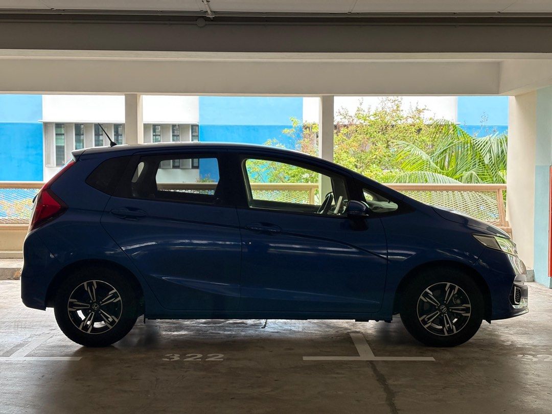 Honda Fit 1.3A Auto (Category: Used Cars) located in Singapore. Submitted by rainyph (Listing ID 1459299440, Image 3). Description: Low mileage car. Less driven as i am working from home. Excellent condition No consignment chats entertained from dealers. Dealers can only message if buying or have offer..