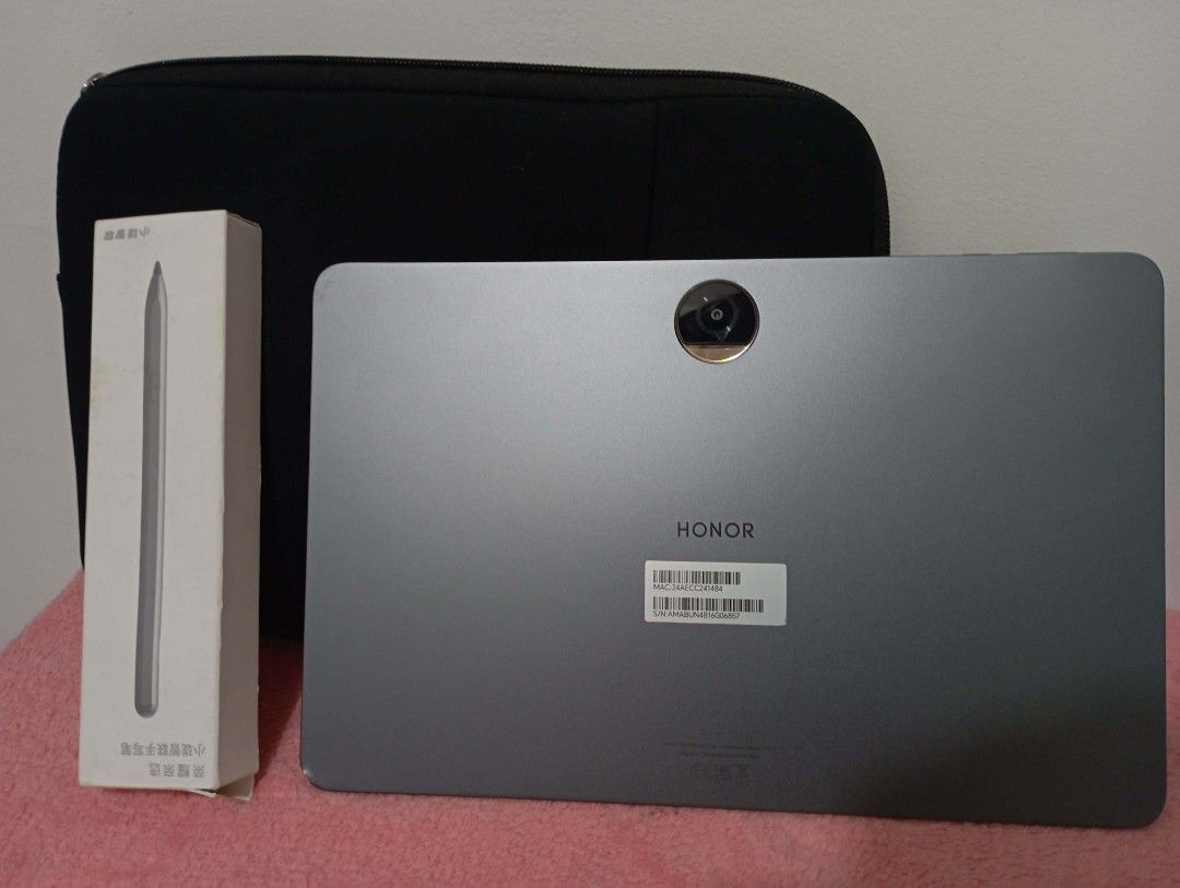 HONOR PAD 9 8GB RAM + 256GB STORAGE (Category: Android) located in Manila. Submitted by abbytangara (Listing ID 1459323249, Image 1). Description: FOR SALE: HONOR Pad 9 8GB + 256GB Original price:₱17,999 ❌ Selling price: ₱10, 500 ✅ Perfect for students, gamers, or graphic artists! 🎨🎮📚 Great for studying, online classes, gaming, drawing, watching movies, and everyday use. ✨ SPECS: • 8GB RAM + 256GB Storage • Snapdragon 6 Gen 1 • 12.1" 2.5K Disp
