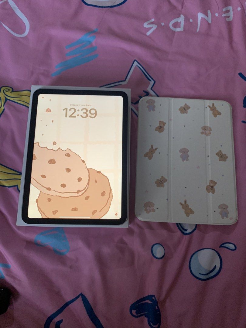 Ipad 10th generation 64GB (Category: iPad) located in Imus. Submitted by joan_17 (Listing ID 1459413285, Image 3). Description: The Ipad is good as new no scratches clean and it comes with the casing. Original charger included. Feel free to message me here or my number of you have any question Delivery can be personal or via LBC because its the safest. If you live near cavite bacoor or imus i can deliver the item but i recommend meeting in public