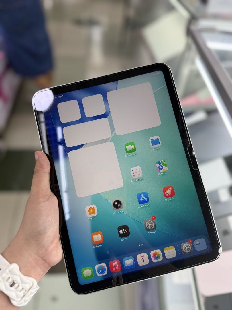 Ipad 11th Gen 128GB 98BH Wifi only no issues (Category: iPad) located in San Juan City. Submitted by najihahtelecomshop2018 (Listing ID 1459292292, Image 3). Description: Legit Store | Original unit FOR SALE | TRADE / SWAP ▫️INSTALLMENT thru: 🔸Credit Card (straight / installment) 🔸Ggives / Gcredit + 6% interest 🔸Spay Later + 6% interest (RFS: Buy and Sell any kinds of Gadgets) Description: Ipad A16 128GB Wifi only No hidden Issues No history o
