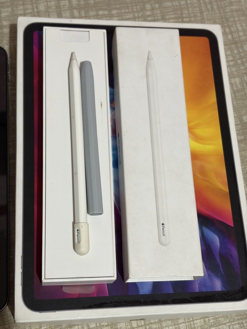 iPad Pro (2nd Gen) 128gb (Category: iPad) located in Manila. Submitted by artj1113 (Listing ID 1459474317, Image 3). Description: iPad Pro 2nd Gen (128 gb) P/PA (ph/local variant) Wifi only, No Cellular All original parts, never been repaired Orig box with type c cord + case + orig apple pencil (worth 8k) With free magnetic cooler fan (worth 2k) No issue, no ghost touch Minimal dents lang (see last pic) Loc: North Caloocan Rfs: need funds : ).