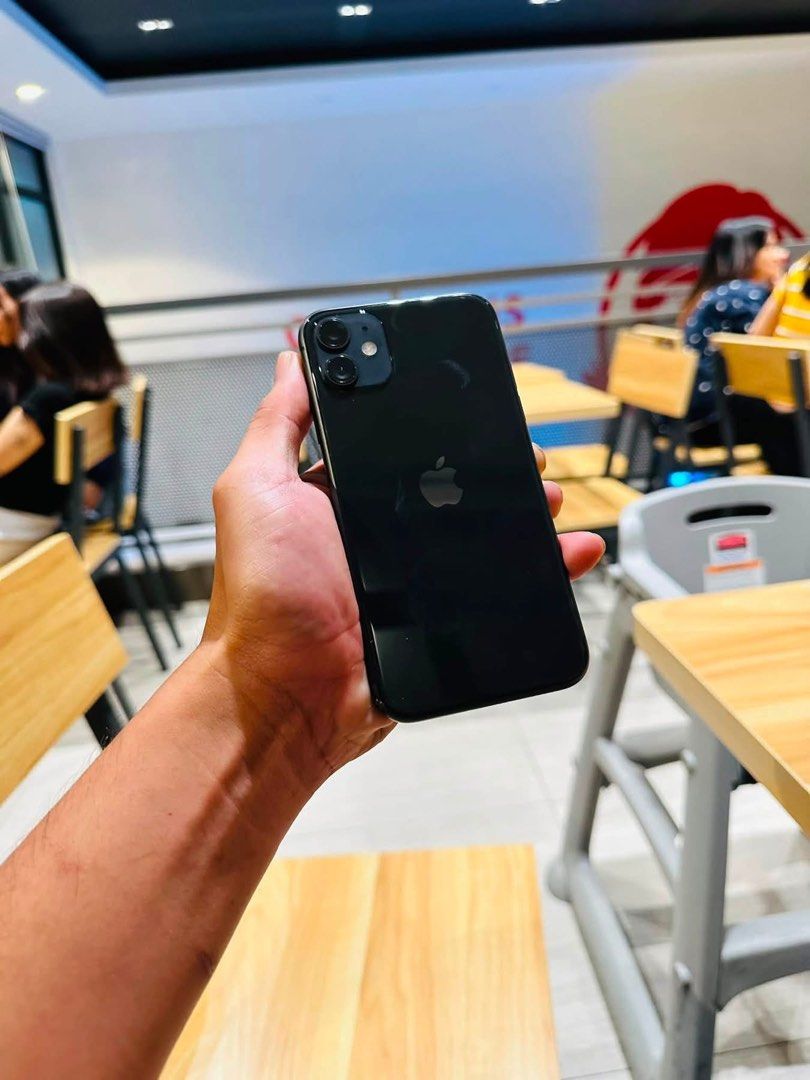 RUSH SALE Iphone 11 128 GB (Category: iPhone 11 Series) located in Batangas. Submitted by gandabae.08 (Listing ID 1459334948, Image 2). Description: iPhone 11 128Gb Wifi use only Hindi pwede sa sim/esim Good for backup phone Quality camera Any apps pwede idownload Original & Legit Sobrang kinis pa kakapalit pa lang ng tempered glass.