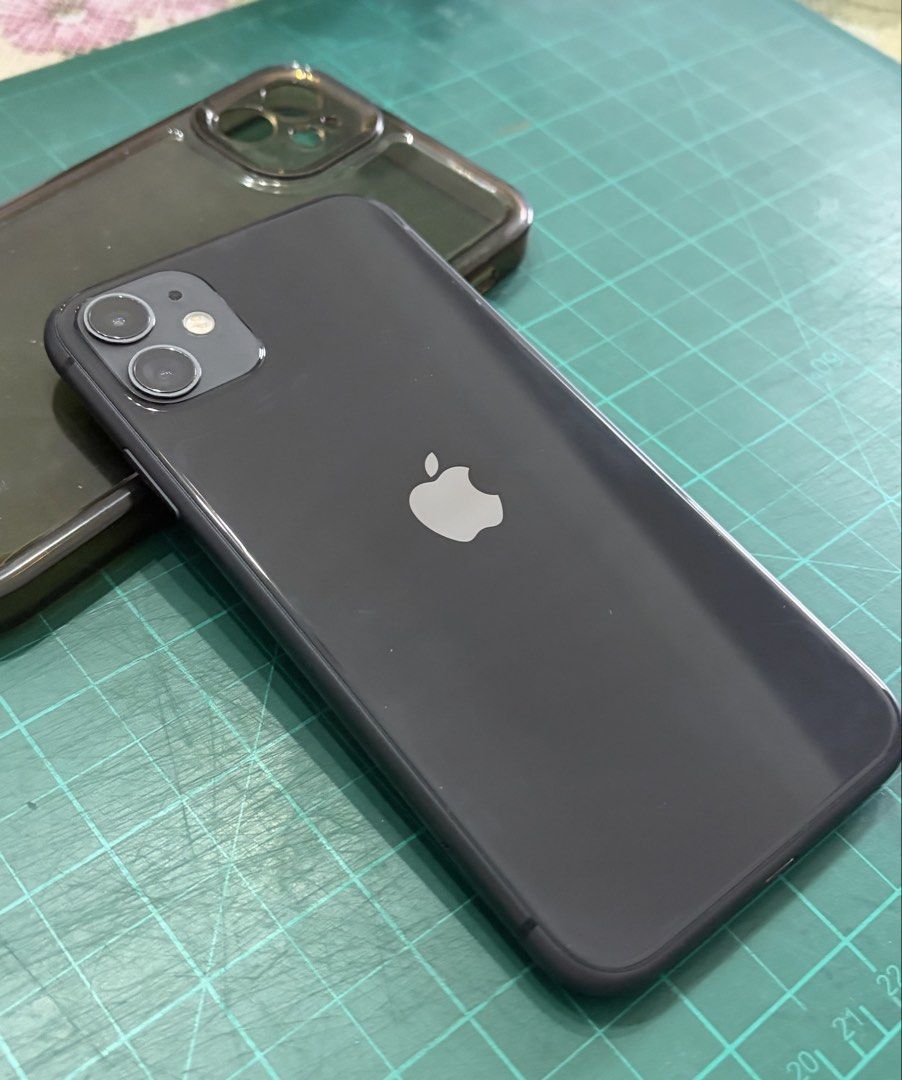 Iphone 11 (256gb) (Category: Other Mobile & Gadget Accessories) located in Mexico. Submitted by bravewolf_a9d604 (Listing ID 1459426384, Image 1). Description: - iPhone 11 - 256GB Storage - Color: Black (as pictured) - Condition: Good, well-maintained - Features: Classic iPhone design, ample storage for all your needs Price: 11k (negotiable for sure buyer) unit only Pampanga 📍.