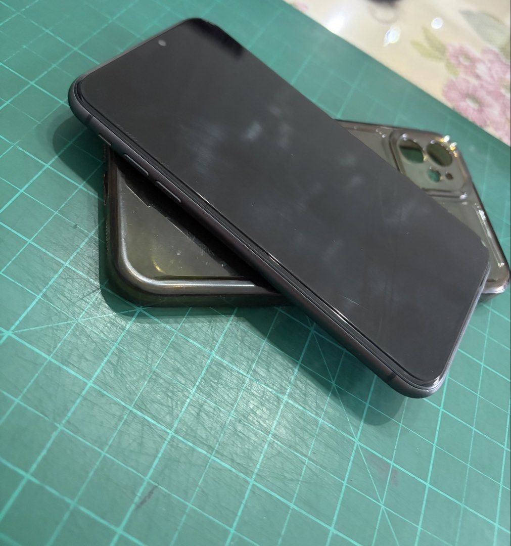 Iphone 11 (256gb) (Category: Other Mobile & Gadget Accessories) located in Mexico. Submitted by bravewolf_a9d604 (Listing ID 1459426384, Image 2). Description: - iPhone 11 - 256GB Storage - Color: Black (as pictured) - Condition: Good, well-maintained - Features: Classic iPhone design, ample storage for all your needs Price: 11k (negotiable for sure buyer) unit only Pampanga 📍.