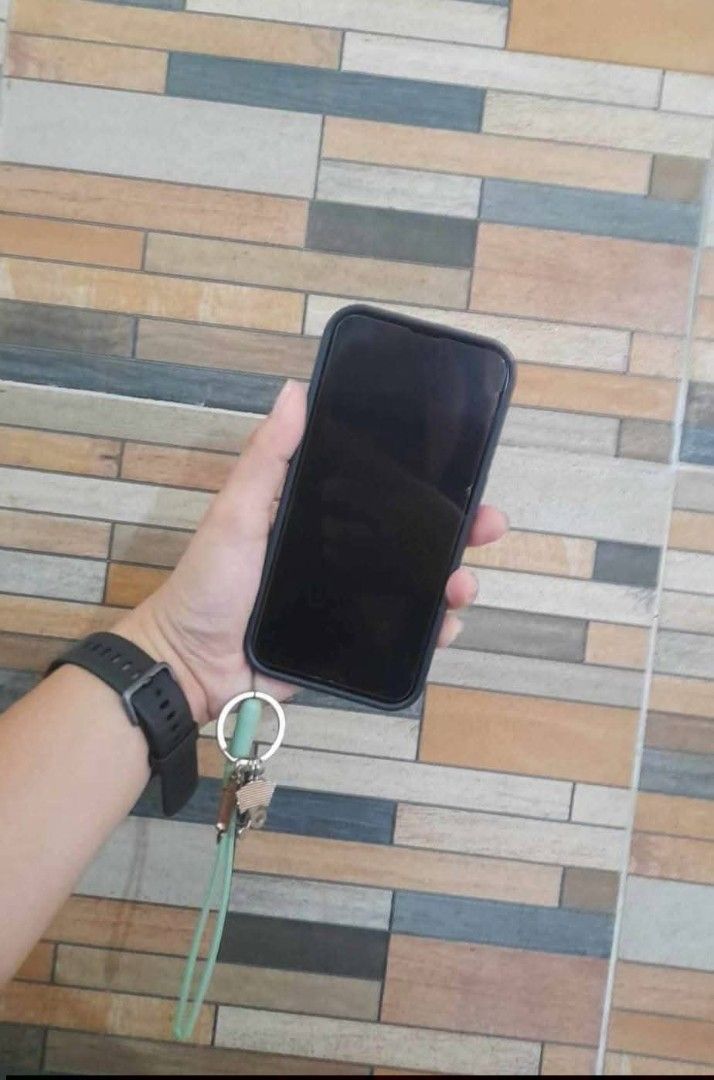 Iphone 14 pro Spaceblack 256GB 86Bh Complete (Category: iPhone 14 Series) located in Bacolod City. Submitted by annmunion.09 (Listing ID 1459473515, Image 3). Description: for sale personal phone first owner ko lady own available until posted iPhone 14 Pro Spaceblack 256GB 86%battery Orig" complete with box charger case's powermac paper bag and Brandnew Ugreen Temperd Glass no issues no dent no scratches naa lng damage current Temperd Glass that'