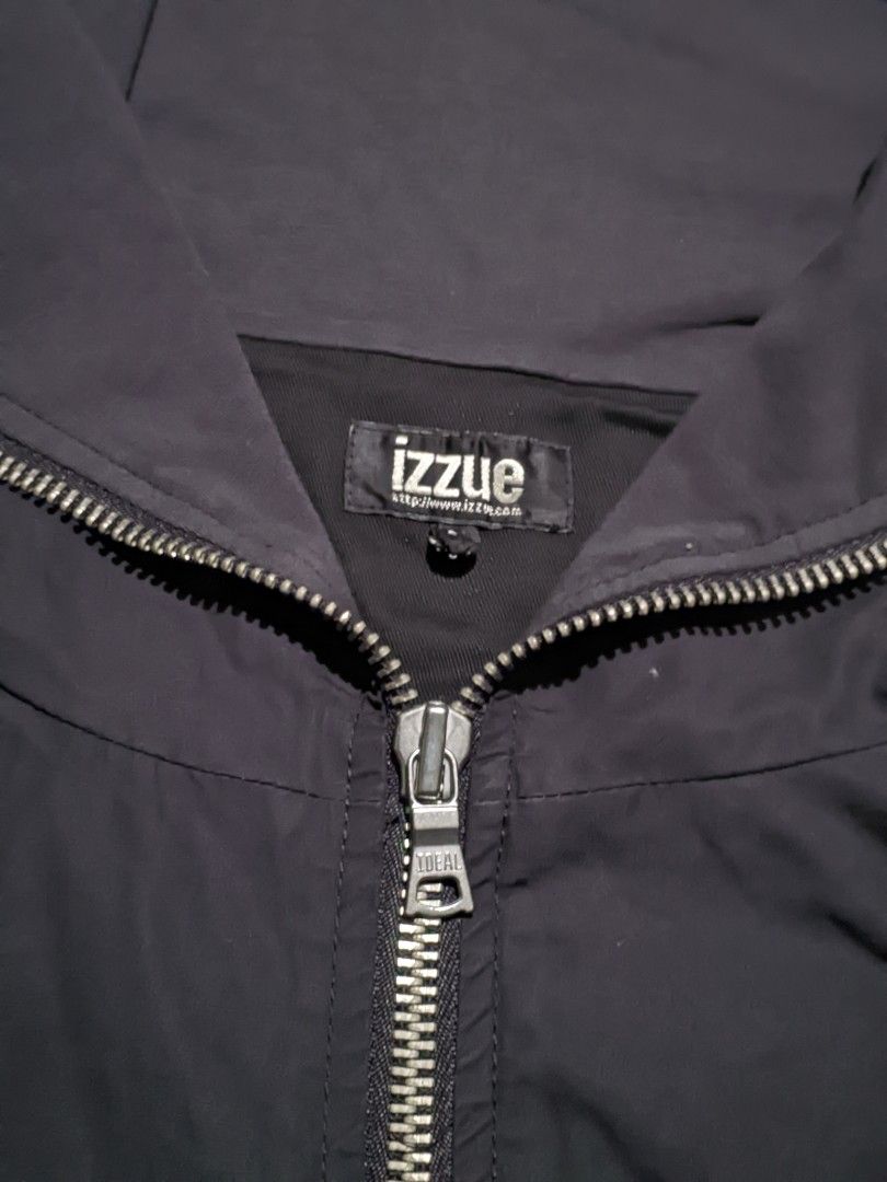 Izzue Rare High Neck Jacket (Category: Coats, Jackets and Outerwear) located in Caloocan City. Submitted by dyn0zx (Listing ID 1459397851, Image 3). Description: Izzue Rare High Neck Jacket 17x24 pang main character niyo na feeling nasa anime haha.