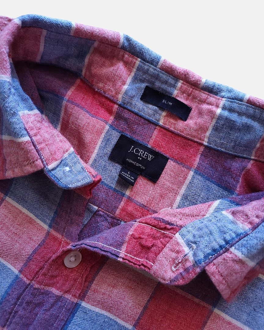 J. CREW HOMESPUN SLIM FIT BUTTON DOWN CHECKED SHIRT (CROPPED) (Category: Tshirts & Polo Shirts ) located in Naga. Submitted by vision.zeroarchive (Listing ID 1459400640, Image 3). Description: 🔸 Tag Size: L 📏 Length: 23 in | Width: 21 in ✨ Condition: 9/10 📝 Notes: None / Minimal wear ━━━━━━━━━━━━━━━━━━ 💰 MINE: ₱290 ⚡ Excludes shipping fee (+SF) ━━━━━━━━━━━━━━━━━━ ⚠️ QUICK NOTES: • Manage your expectations • Color may vary due to lighting ━━━━
